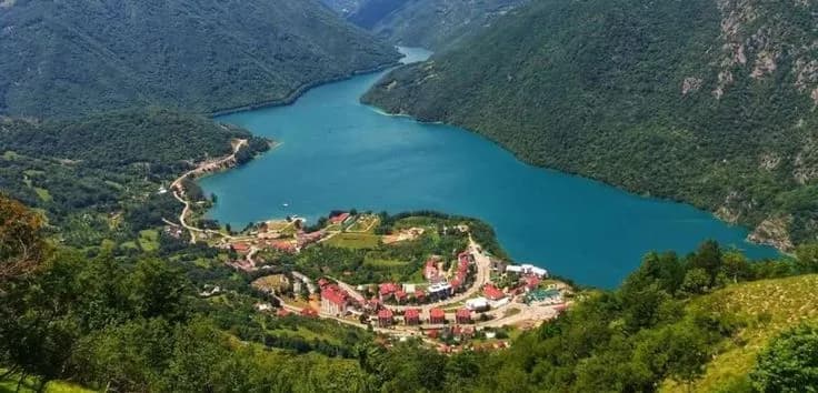 Aco Pejović i Teodora Šćepanović 4. avgusta u Pivi