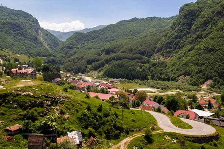 Šavnik: Vodič za porodično putovanje kroz srce durmitorskih visoravni