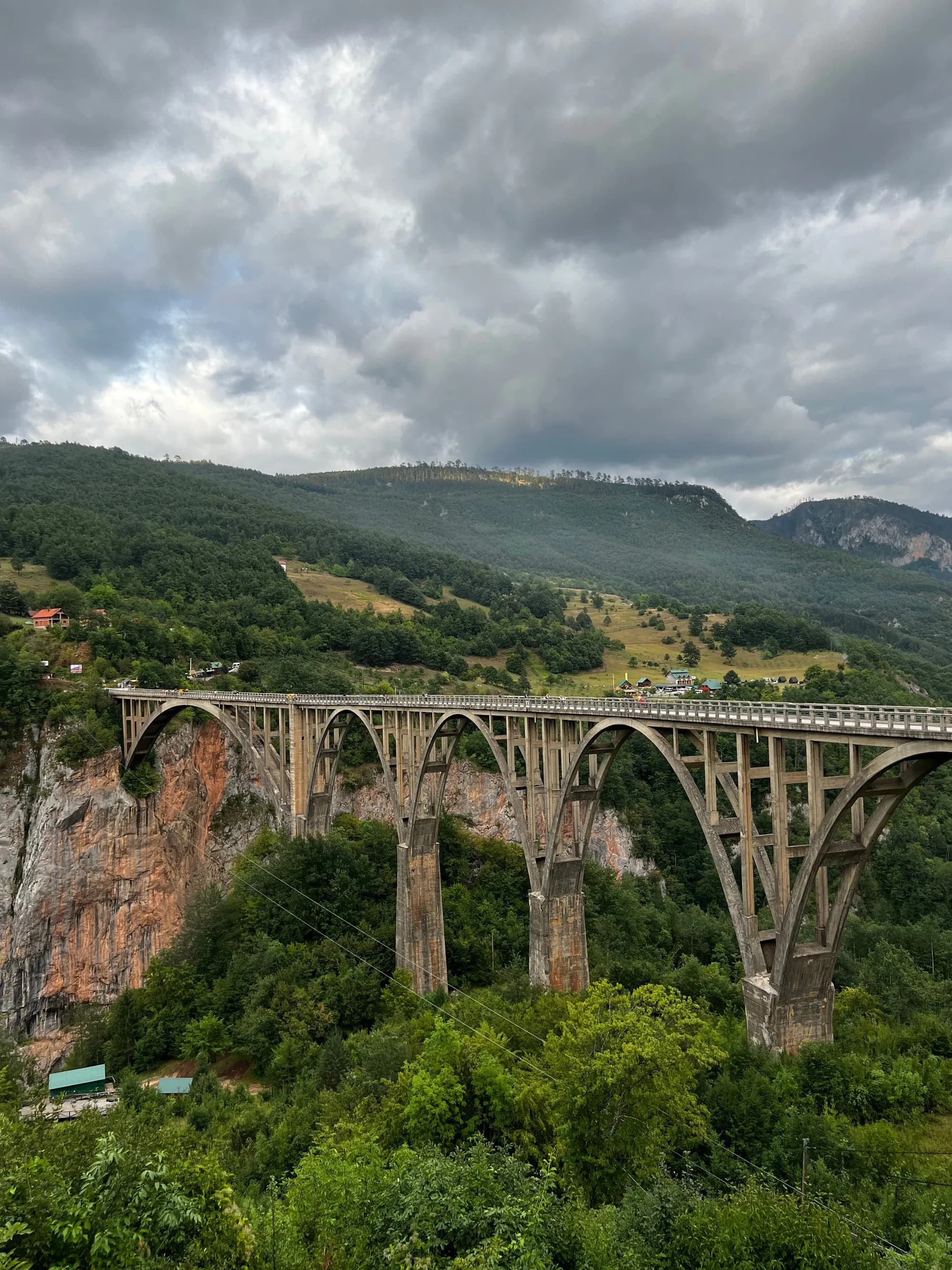 Mostovi između kanjona Tare i života uz Ćehotinu