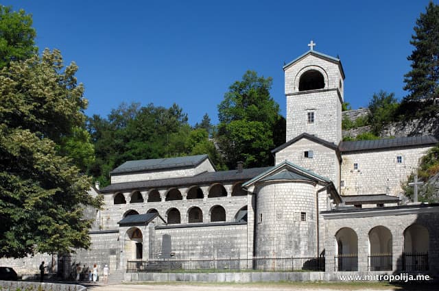 Vjerski objekti Cetinja